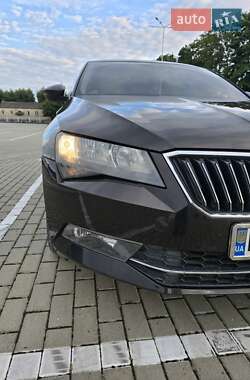 Лифтбек Skoda Superb 2016 в 
