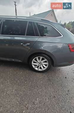 Универсал Skoda Superb 2018 в 