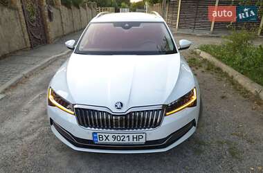 Универсал Skoda Superb 2019 в Староконстантинове