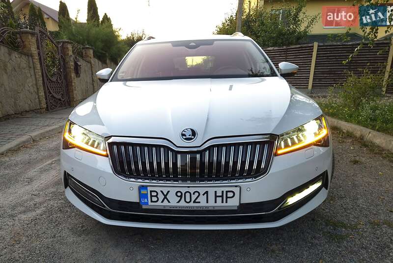 Универсал Skoda Superb 2019 в Староконстантинове