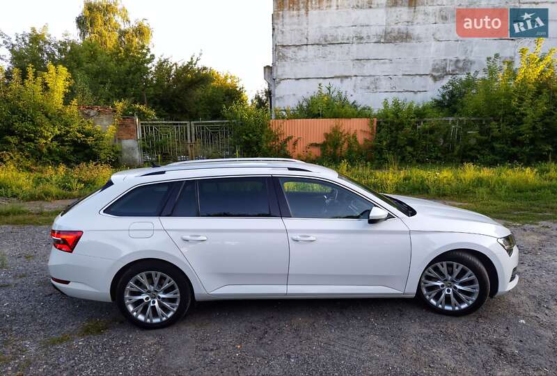 Универсал Skoda Superb 2019 в Староконстантинове