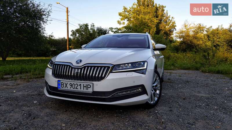 Универсал Skoda Superb 2019 в Староконстантинове