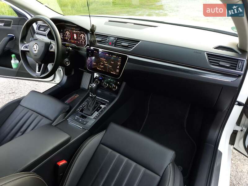 Универсал Skoda Superb 2019 в Староконстантинове