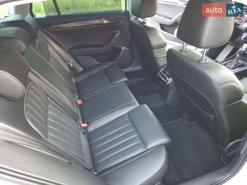 Универсал Skoda Superb 2019 в Староконстантинове