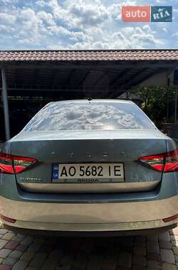 Лифтбек Skoda Superb 2019 в 