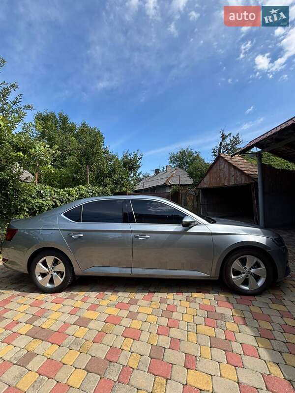 Лифтбек Skoda Superb 2019 в Мукачево