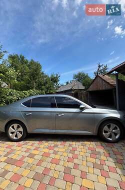 Лифтбек Skoda Superb 2019 в 