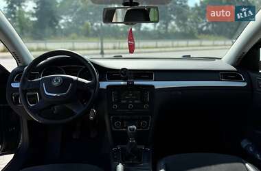 Універсал Skoda Superb 2013 в 