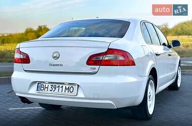 Лифтбек Skoda Superb 2012 в 