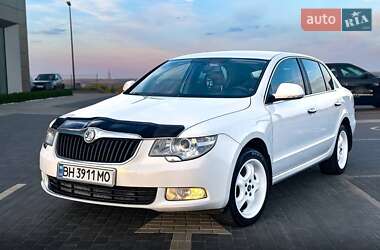 Лифтбек Skoda Superb 2012 в 