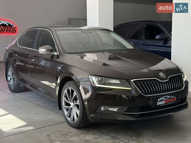 Лифтбек Skoda Superb 2018 в 