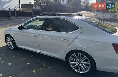 Лифтбек Skoda Superb 2019 в 