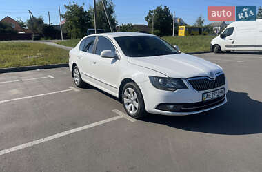Лифтбек Skoda Superb 2013 в 