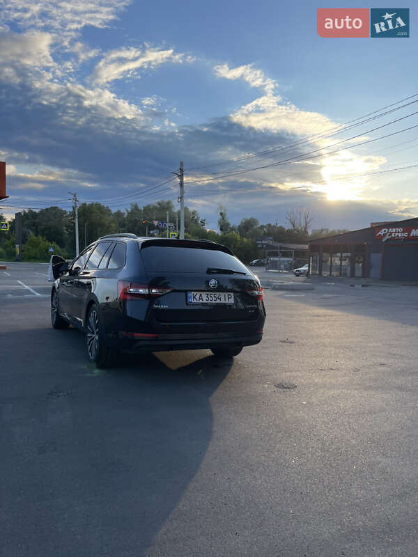 Универсал Skoda Superb 2015 в Ирпене