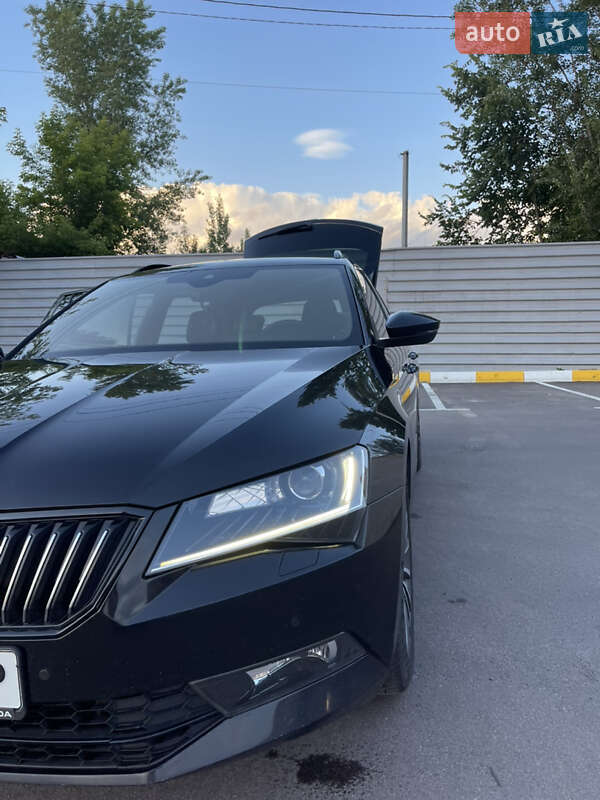 Универсал Skoda Superb 2015 в Ирпене