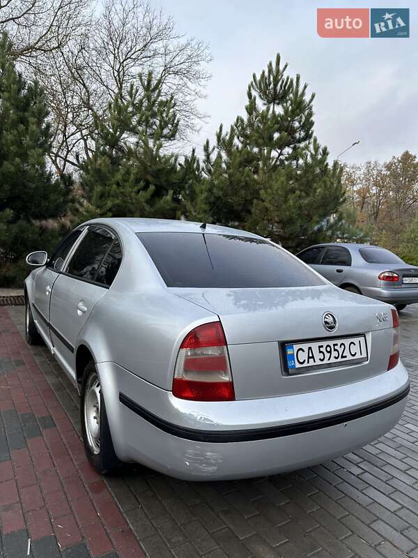 Лифтбек Skoda Superb 2007 в Каменке