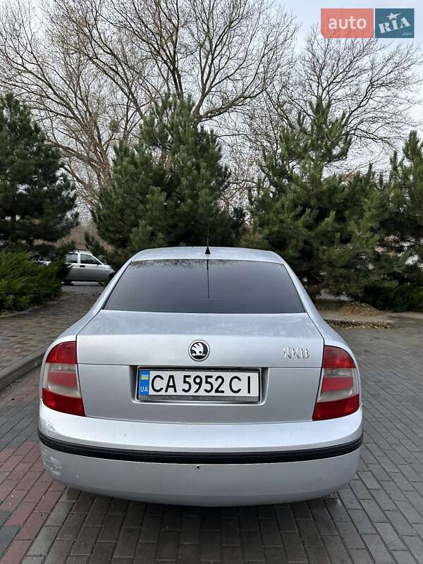 Лифтбек Skoda Superb 2007 в Каменке