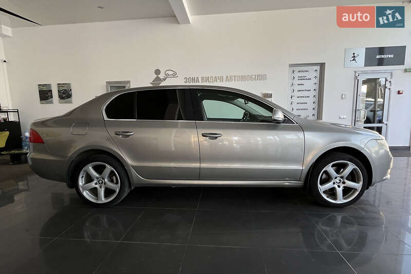 Лифтбек Skoda Superb 2013 в Шептицькому