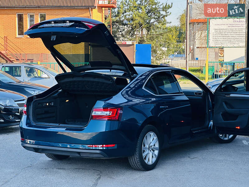 Лифтбек Skoda Superb 2018 в Харькове
