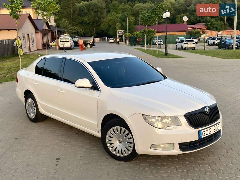 Лифтбек Skoda Superb 2009 в 