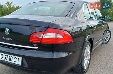 Лифтбек Skoda Superb 2010 в 
