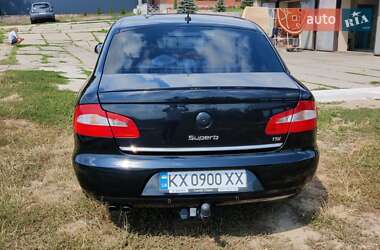 Лифтбек Skoda Superb 2010 в 