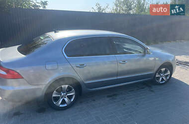 Лифтбек Skoda Superb 2012 в 