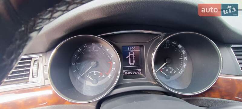 Універсал Skoda Superb 2014 в Бурштині