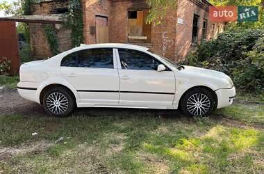 Лифтбек Skoda Superb 2002 в 