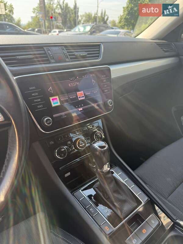 Лифтбек Skoda Superb 2019 в Киеве