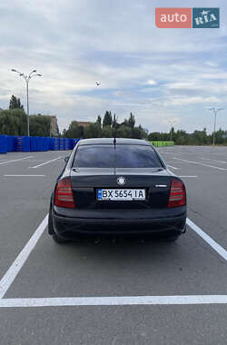 Лифтбек Skoda Superb 2005 в 