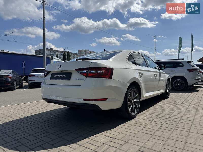 Лифтбек Skoda Superb 2018 в Киеве