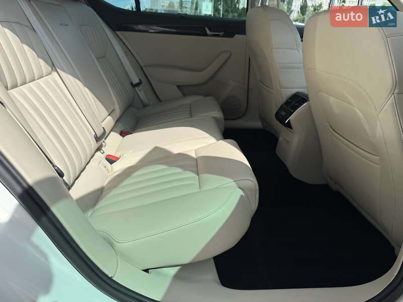 Лифтбек Skoda Superb 2018 в Киеве