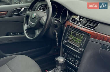 Лифтбек Skoda Superb 2012 в 