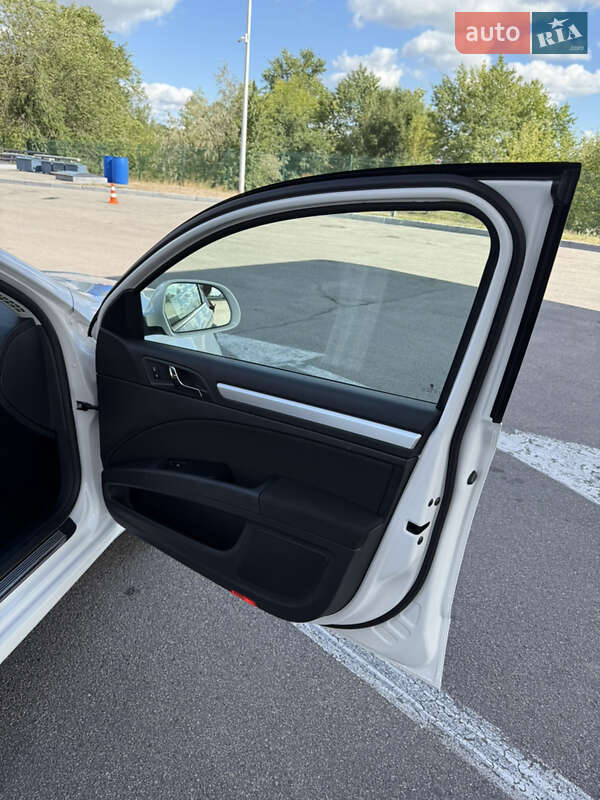 Универсал Skoda Superb 2014 в Днепре