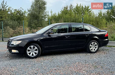 Лифтбек Skoda Superb 2010 в 