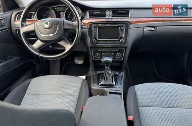 Лифтбек Skoda Superb 2010 в 