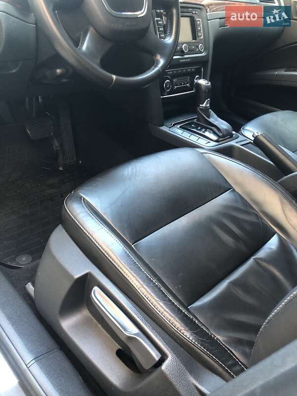 Універсал Skoda Superb 2013 в Мукачевому