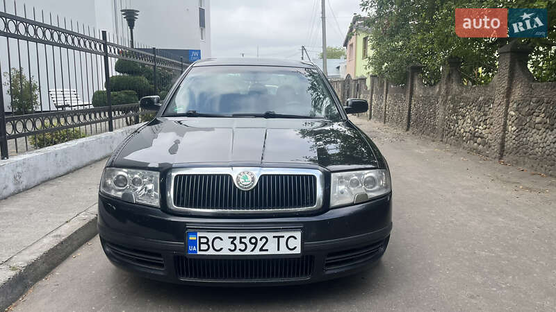 Лифтбек Skoda Superb 2003 в Львове