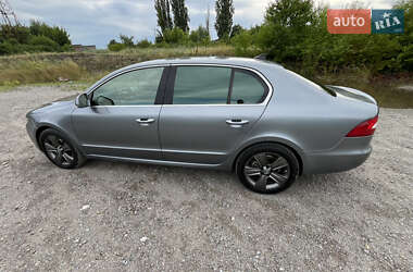 Лифтбек Skoda Superb 2009 в 