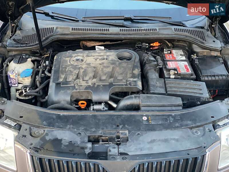 Універсал Skoda Superb 2010 в Ужгороді