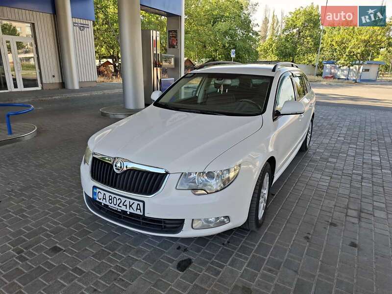 Универсал Skoda Superb 2011 в Николаеве