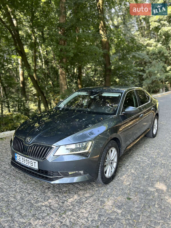 Лифтбек Skoda Superb 2016 в 