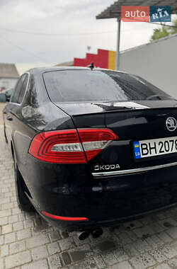 Лифтбек Skoda Superb 2014 в 