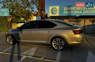 Лифтбек Skoda Superb 2018 в 
