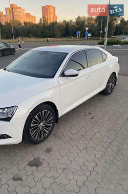 Лифтбек Skoda Superb 2018 в 