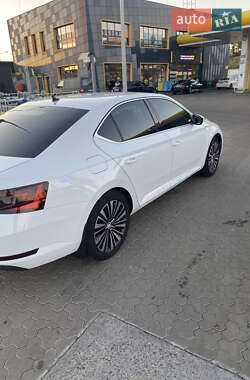 Лифтбек Skoda Superb 2018 в 