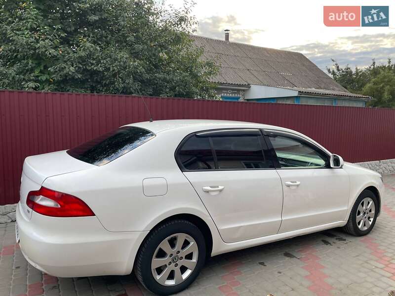 Лифтбек Skoda Superb 2010 в Полонном