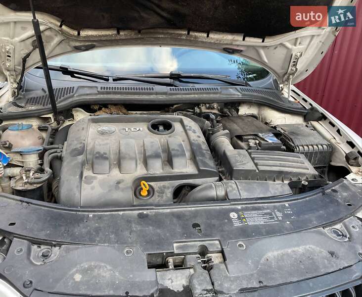 Лифтбек Skoda Superb 2010 в Полонном