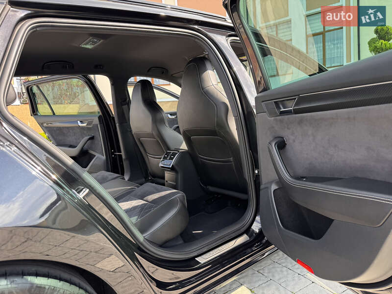 Универсал Skoda Superb 2020 в Дрогобыче